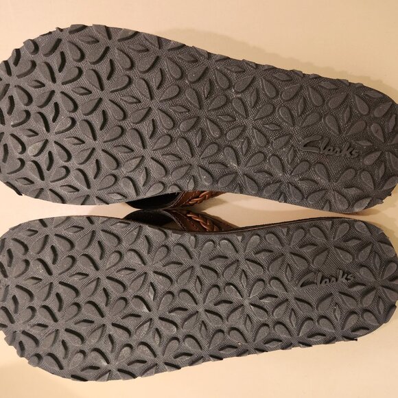 Clarks Braided Leather Sandles - Picture 2 of 2